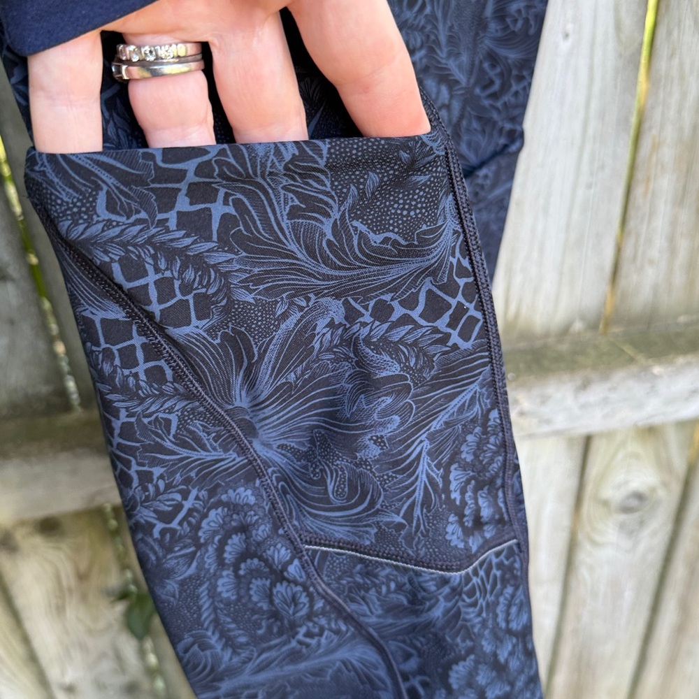 Women's Black Patterned Leggings - Picture 10 of 16
